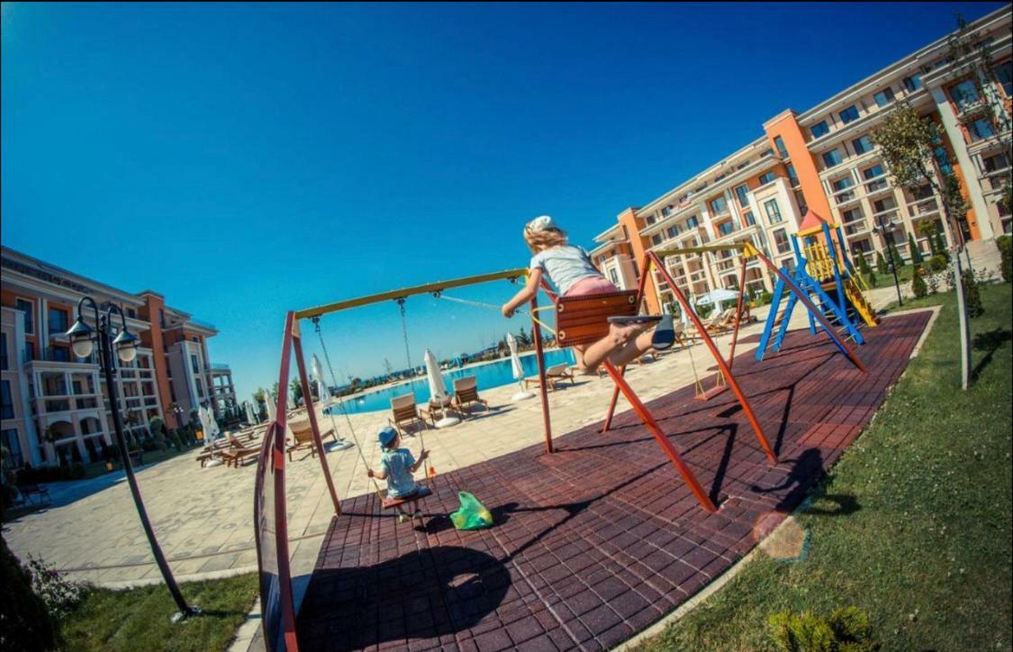 Apartment In Prestige Fort Beach Свети Влас Екстериор снимка
