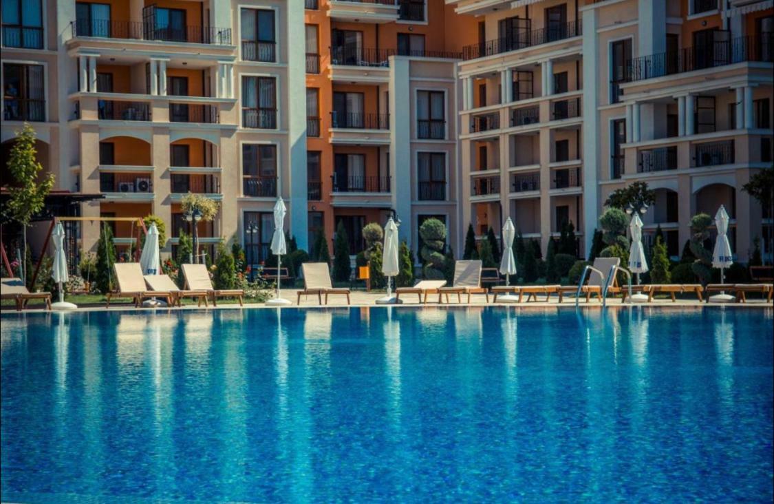Apartment In Prestige Fort Beach Свети Влас Екстериор снимка